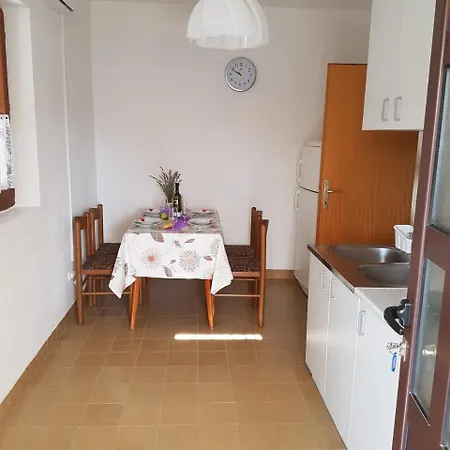 Apartment Lavcevic Vrboska